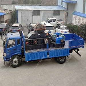 1000x700型全自動液壓對輥制砂機發貨