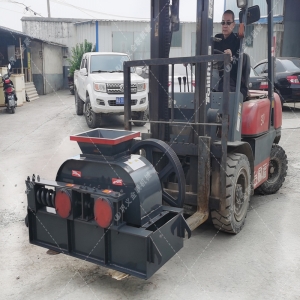 2PGC400X250小型雙齒輥破碎機發貨圖片_發往江蘇徐州_破碎玻璃