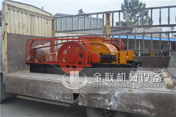 大型雙齒輥式破碎機(jī)價(jià)格是多少，生產(chǎn)能力怎么樣？