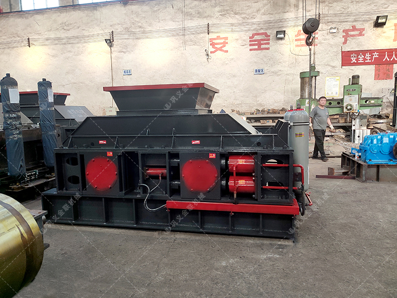 2PGY1007型全自動液壓對輥破碎機發往河北