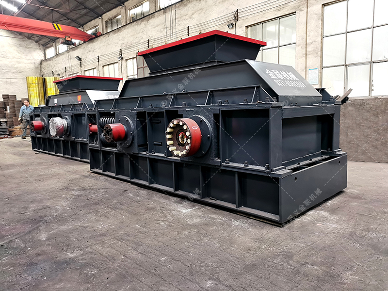 半自動大型對輥制砂機發(fā)貨 2PG1208制砂機設(shè)備發(fā)往廣東