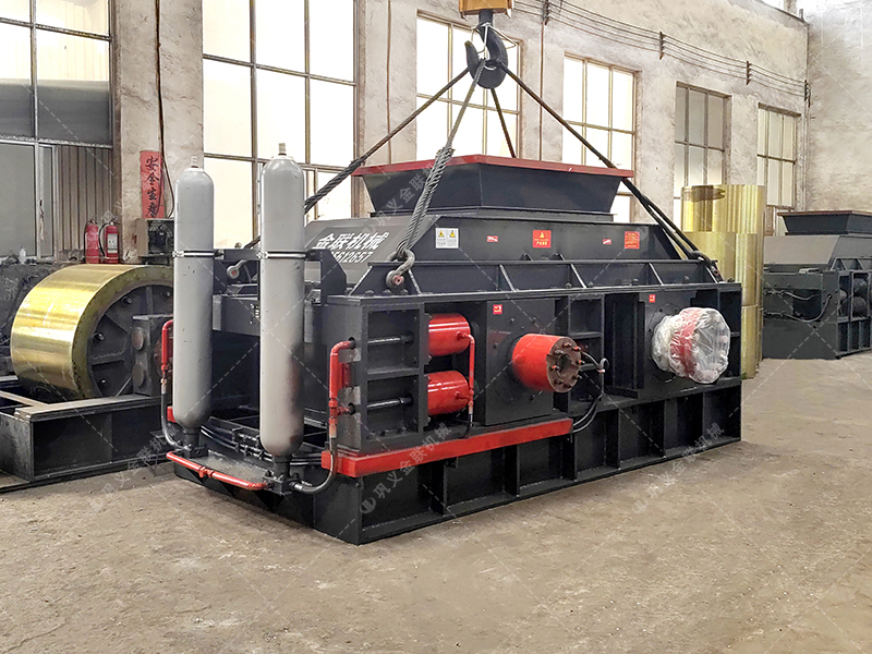 2PG1500x800大型直連式液壓對輥破碎制砂機發貨圖片