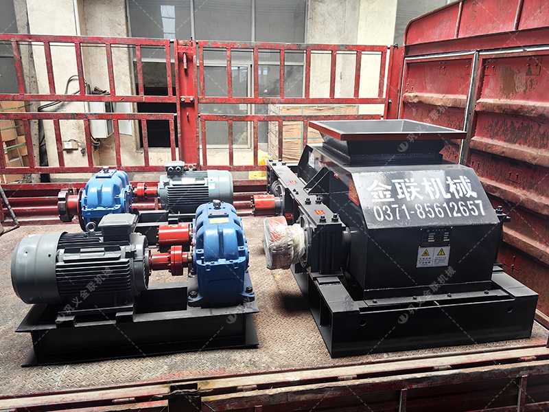 2PG800x600對輥破碎機發貨圖片_發往貴州貴陽_破碎鵝卵石