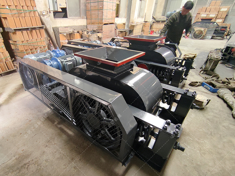 2PG400x400小型對輥破碎機發貨圖片_發往廣西雨林_破碎沙子 2PG400x400小型對輥破碎機發貨圖片_發往廣西雨林_破碎沙子