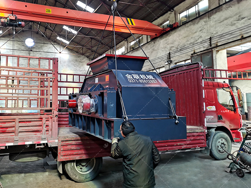 中型2PG1007液壓對輥破碎機發往非洲肯尼亞蒙巴薩