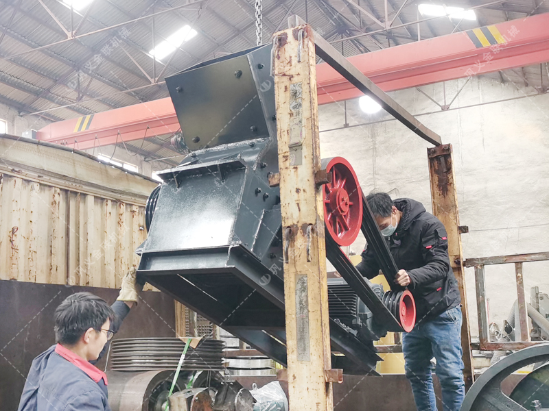 PC310X520小型錘式破碎機發貨圖片_發往河南洛河_破碎化工產品