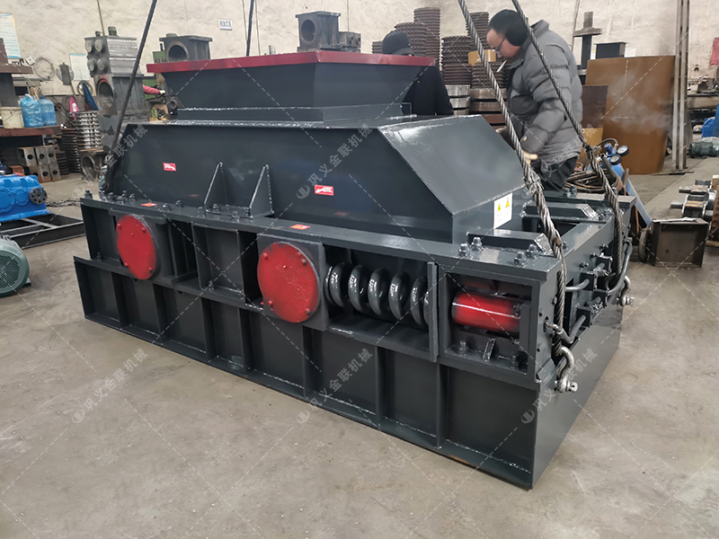 對輥制砂機：為何能成為鋼渣再生的首要設(shè)備？