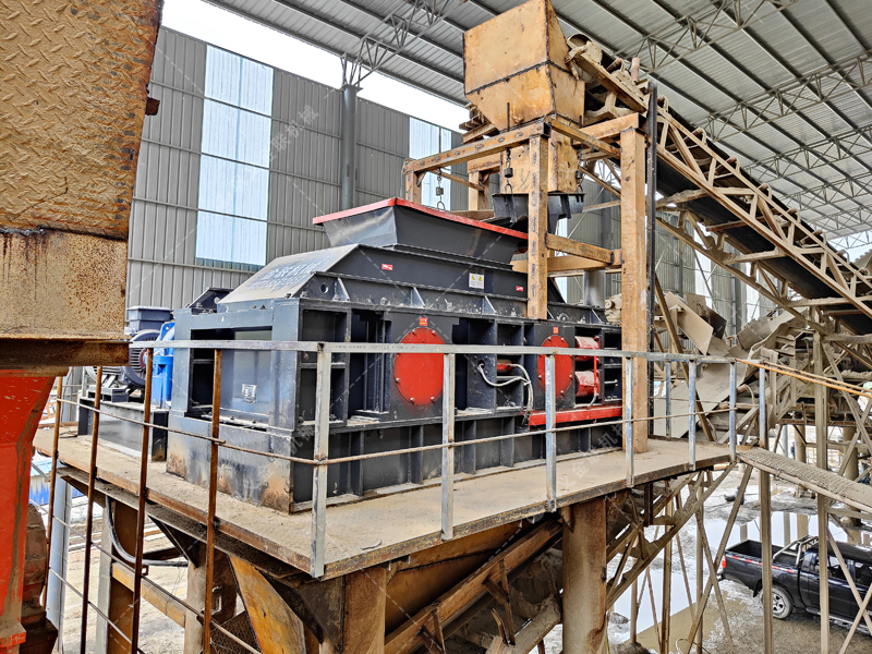 重型液壓對輥制砂機穩定輸出，為大型工程保駕護航