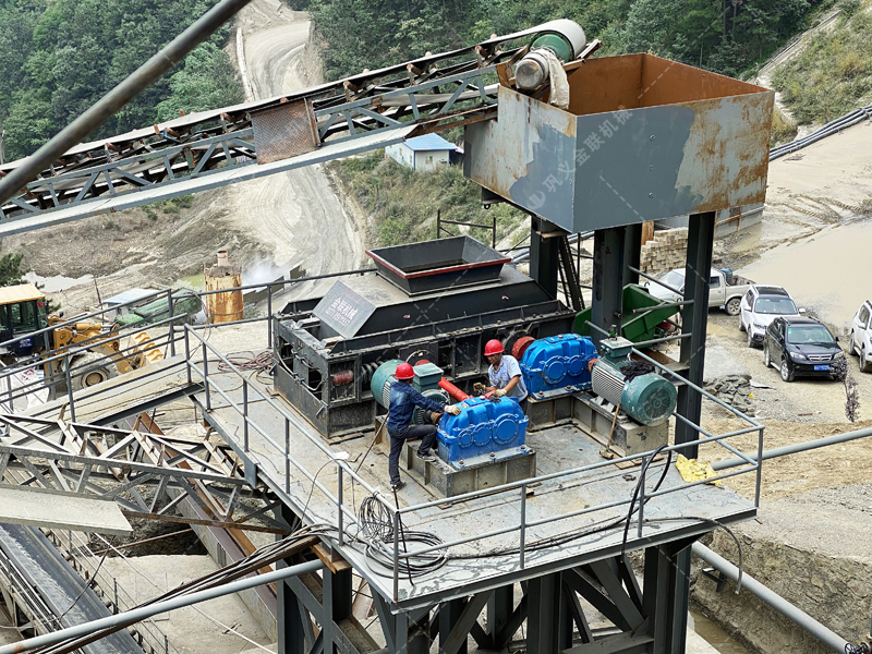 傳統破碎生產線為何要加裝對輥破碎機作為終破設備？